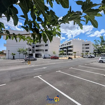 Modern Two Bedroom With Com Pool Vm46
