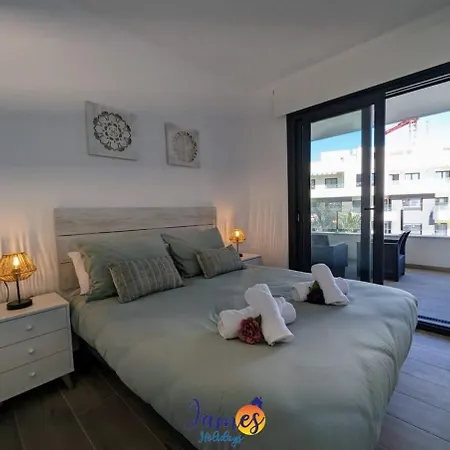 Appartement Modern Two Bedroom With Com Pool Vm46