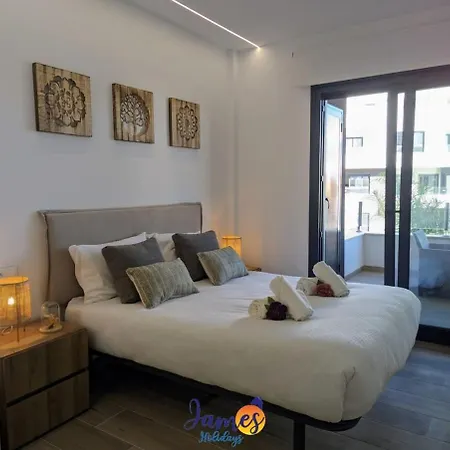 Modern Two Bedroom With Com Pool Vm46 Apartment